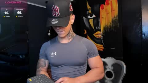 Snapshot of salvatore_damore chatting on October 27, 2025, 5:50 pm SALVATORE online show from October 27, 2025, 5:50 pm