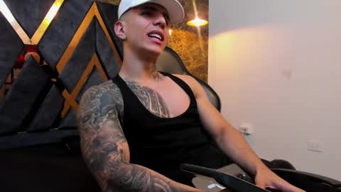 Snapshot of salvatore_damore chatting on November 2, 2025, 12:02 am SALVATORE online show from November 2, 2025, 12:02 am