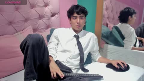 salvatore  online show from December 10, 2024, 12:06 am