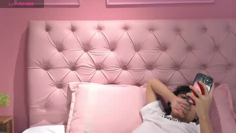 salvatore  online show from February 2, 2025, 1:02 am