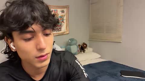 salvatore_montt online show from February 11, 2026, 4:17 am