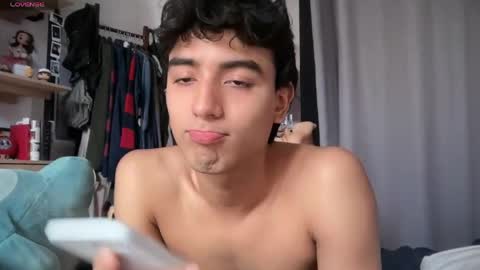 salvatore_montt online show from March 25, 2026, 7:09 pm