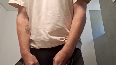 Snapshot of salvo077 chatting on September 17, 2025, 4:19 pm Salvo077 online show from September 17, 2025, 4:19 pm