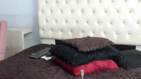 saly moon online show from October 1, 2025, 5:41 pm