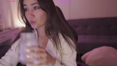 Stefana    or    Samchispas online show from January 3, 2025, 11:33 pm