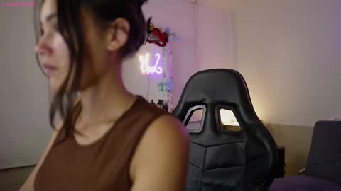 Stefana    or    Samchispas online show from February 6, 2025, 11:04 pm