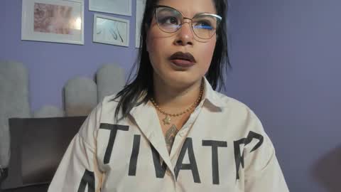 Sam online show from November 7, 2025, 3:50 am