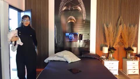 SAM MANSON online show from February 9, 2026, 11:58 am