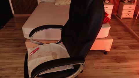 SAM MANSON online show from March 6, 2026, 12:12 pm