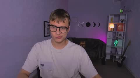 Sam online show from October 16, 2025, 5:41 am