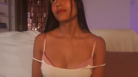 Samantha Roberts online show from October 20, 2025, 2:17 pm