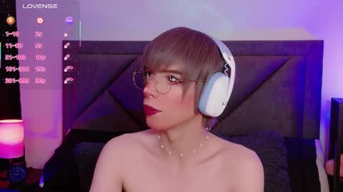 Snapshot of sam_russo chatting on February 10, 2026, 7:56 am Sam online show from February 10, 2026, 7:56 am