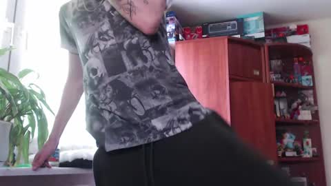 sam_skywalker online show from April 17, 2026, 7:00 am