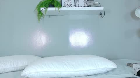   online show from December 19, 2025, 12:01 pm