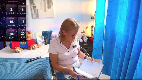 Snapshot of samanta_stone69 chatting on December 2, 2024, 9:06 pm Samanta Stone online show from December 2, 2024, 9:06 pm