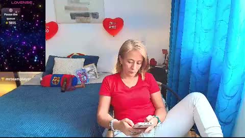 Snapshot of samanta_stone69 chatting on February 19, 2025, 6:00 pm Samanta Stone online show from February 19, 2025, 6:00 pm