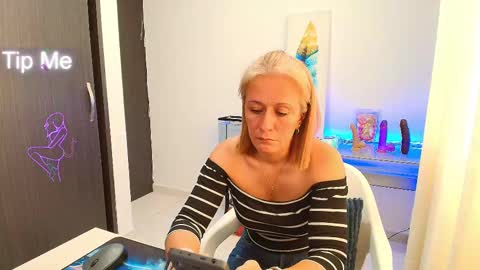 Snapshot of samanta_stone69 chatting on September 22, 2025, 10:01 pm Samanta Stone online show from September 22, 2025, 10:01 pm