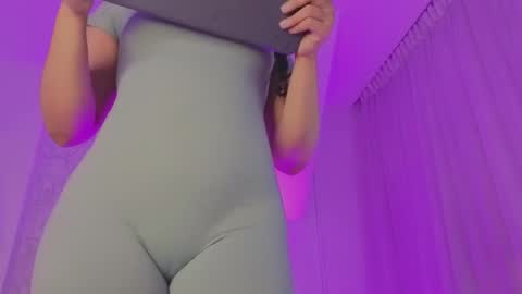  samanta  online show from October 21, 2025, 3:18 am