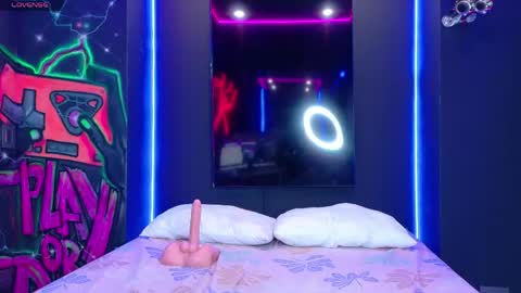Samantha Decker online show from May 27, 2026, 5:37 am