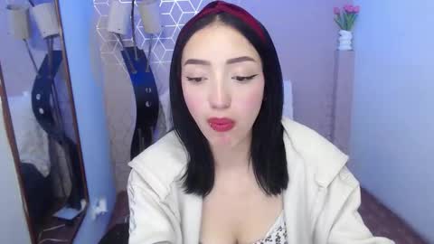 Samantha  online show from November 7, 2025, 8:42 pm