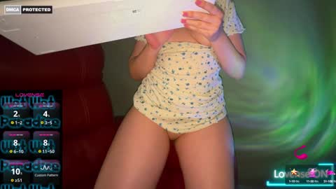 Snapshot of samanthaloves469902 chatting on December 9, 2024, 6:45 am Samanthaxoxo online show from December 9, 2024, 6:45 am