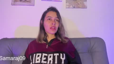 Snapshot of samara_jonnes_ chatting on March 4, 2025, 11:54 pm Samara is my name a pleasure delighted that you are here leave your thumb up it is important to me online show from March 4, 2025, 11:54 pm