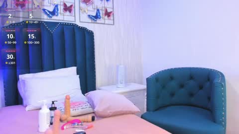 Samara Warren online show from December 17, 2024, 2:44 pm