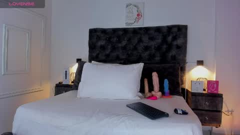 Snapshot of samara_warren77 chatting on April 20, 2026, 9:05 pm Samara Warren online show from April 20, 2026, 9:05 pm