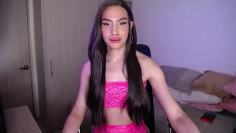 Samara Silex online show from October 6, 2025, 2:42 am