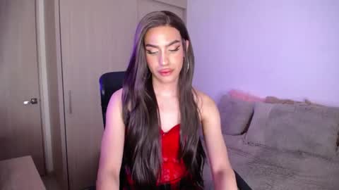 Samara Silex online show from October 7, 2025, 2:31 am