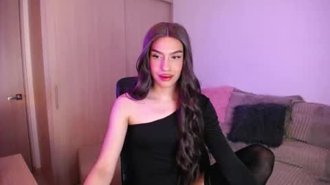 Samara Silex online show from October 22, 2025, 2:34 am