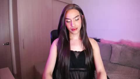 Samara Silex online show from November 4, 2025, 2:43 am