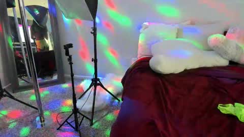 Yaya online show from February 10, 2025, 12:52 am