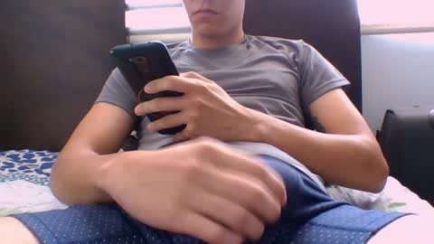 Snapshot of samblaze_21 chatting on April 1, 2026, 12:50 pm samblade online show from April 1, 2026, 12:50 pm