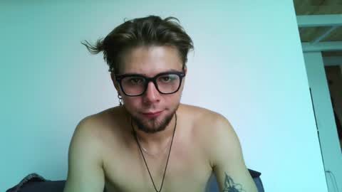 Fansly -       Top4fans   online show from April 10, 2026, 5:01 am