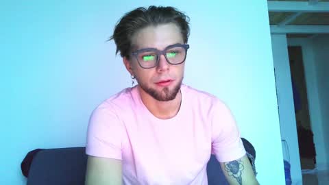 Fansly -       Top4fans   online show from April 15, 2026, 10:44 am