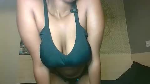 Snapshot of sami_brown chatting on October 21, 2025, 10:54 pm Sami online show from October 21, 2025, 10:54 pm