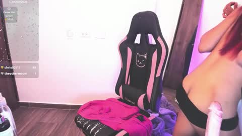 samiacooper25 online show from September 22, 2025, 8:49 am