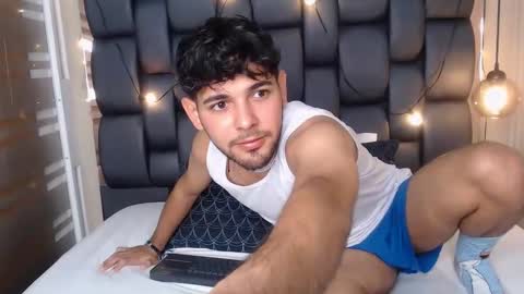 Snapshot of samir_bear chatting on January 20, 2025, 12:39 pm Samir online show from January 20, 2025, 12:39 pm
