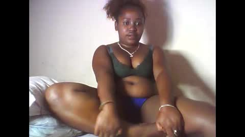 samirah_69 online show from April 16, 2026, 9:39 pm