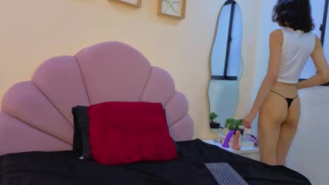 samm_angel online show from June 5, 2026, 6:52 am