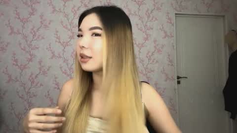 Snapshot of sammiesilvis chatting on February 23, 2026, 7:17 am Elina online show from February 23, 2026, 7:17 am