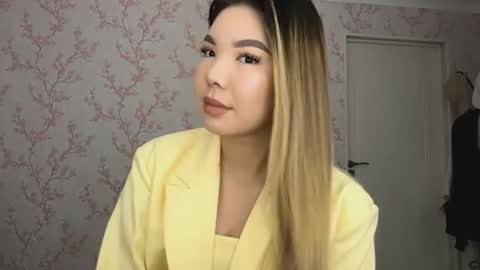 Snapshot of sammiesilvis chatting on February 24, 2026, 9:18 am Elina online show from February 24, 2026, 9:18 am