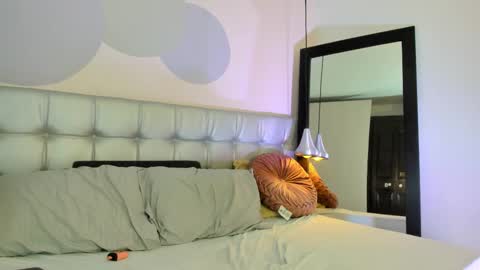 Axel online show from March 11, 2025, 9:26 pm