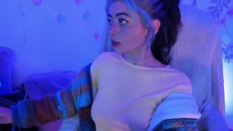 Snapshot of sammysammy_ chatting on March 7, 2025, 1:09 am online show from March 7, 2025, 1:09 am