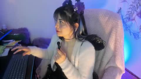 Snapshot of sammysammy_ chatting on October 12, 2025, 7:40 am online show from October 12, 2025, 7:40 am