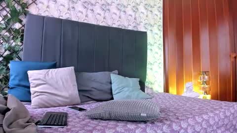 samu_aristisabal online show from October 6, 2025, 1:41 pm