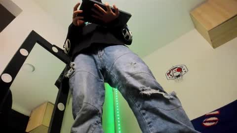 Snapshot of samuel_suarez chatting on February 20, 2026, 5:04 am online show from February 20, 2026, 5:04 am