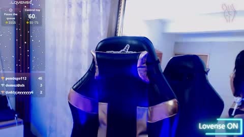 Laura mejia online show from July 16, 2026, 7:42 pm