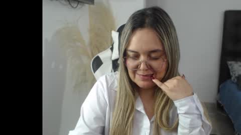 Snapshot of samy_vsn chatting on October 15, 2025, 9:15 pm samy_vsn online show from October 15, 2025, 9:15 pm